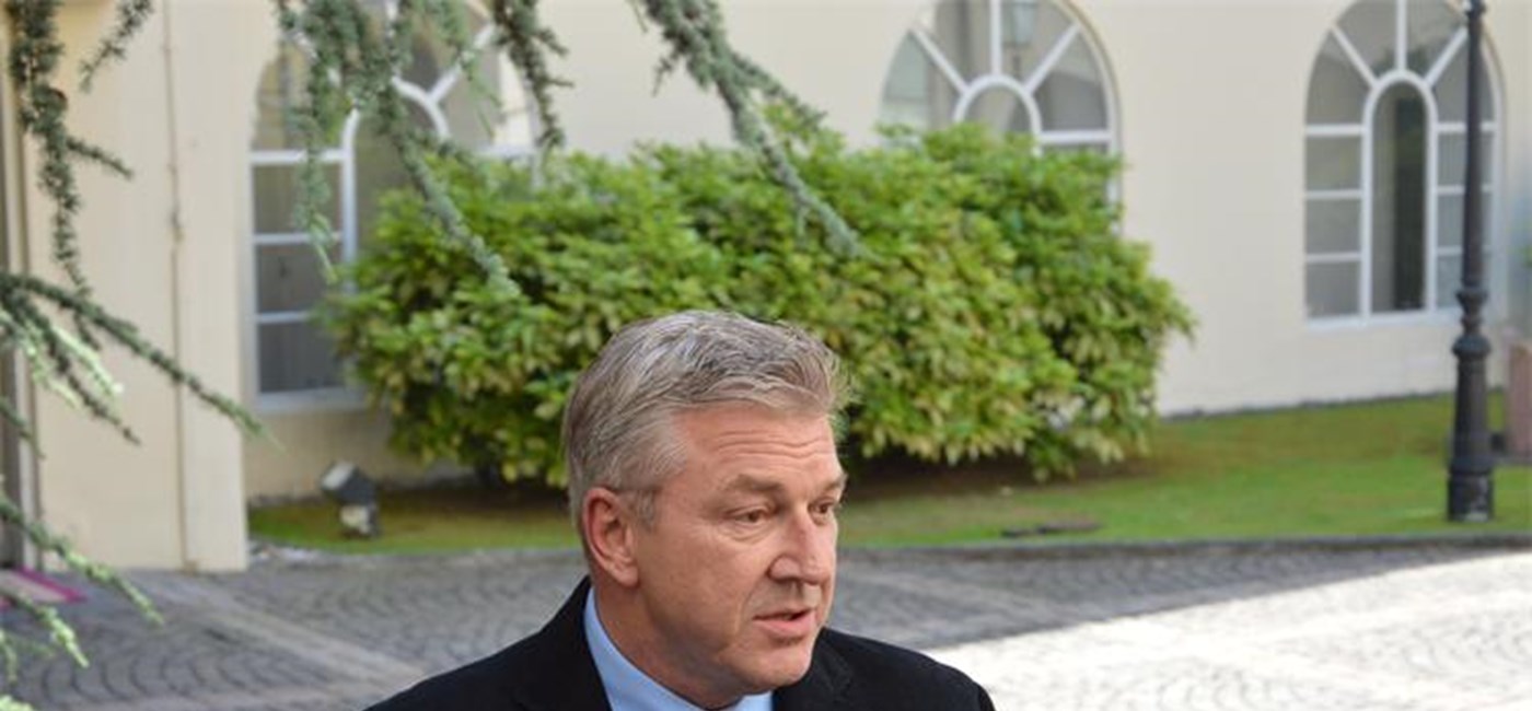 Ministar Ostojić: Slovenija mora shvatiti da su brojke takve; mi zadržavamo 5000 ljudi, drugih  5000 moramo propustiti